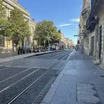 Une rame du tramway de Bordeaux à la station Musée d'Aquitaine