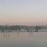 Le miroir d'eau sur les quais de Bordeaux, avec les façades de la place de la Bourse qui s'y reflètent